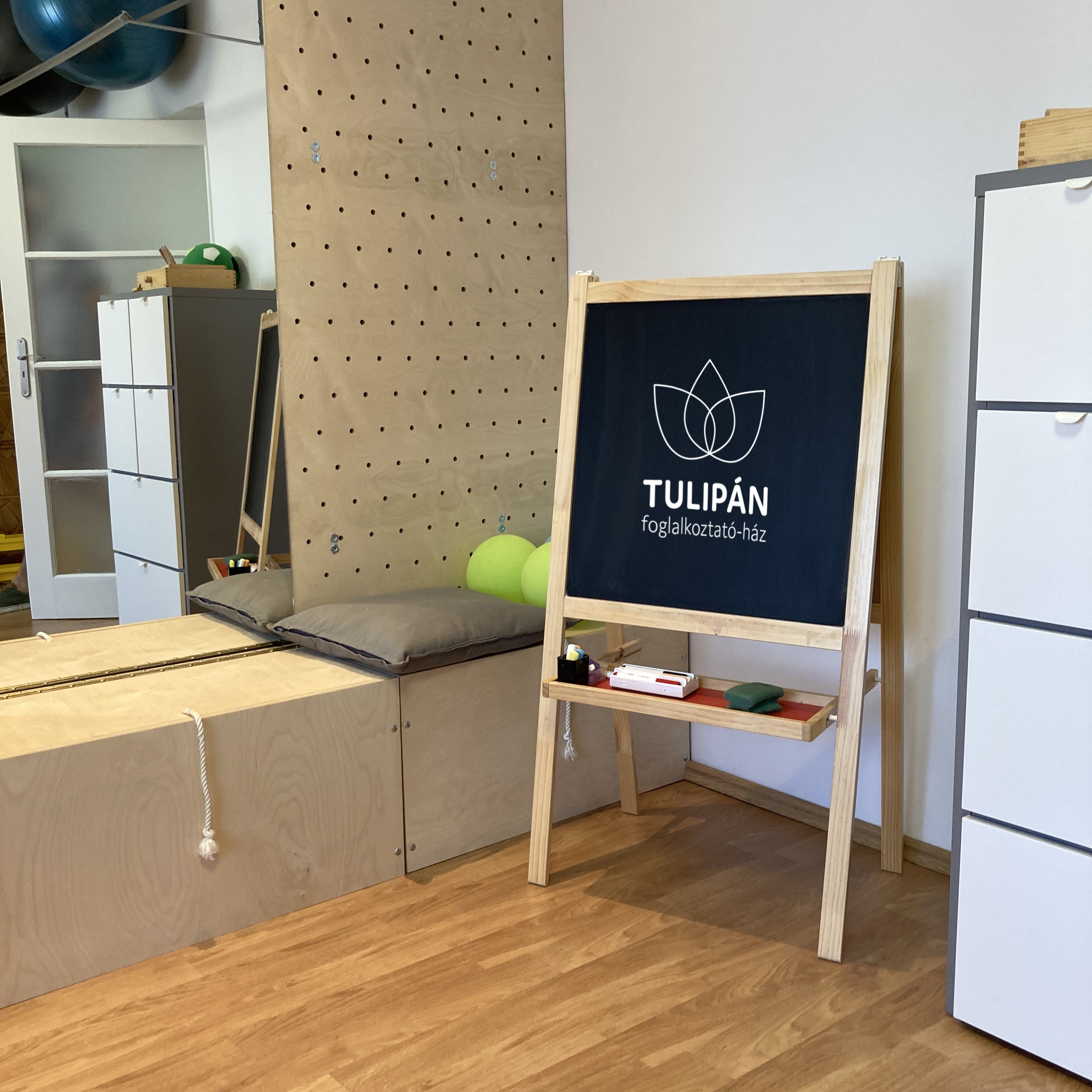 tulipanhaz-csoportos-foglalkozas-small2 tulipanhaz-csoportos-foglalkozas-small2